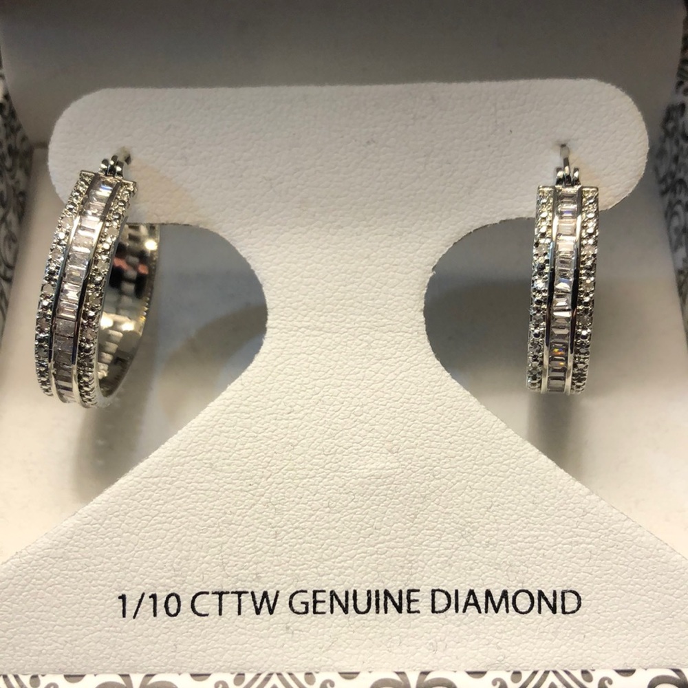 NWT Argento diamond earrings